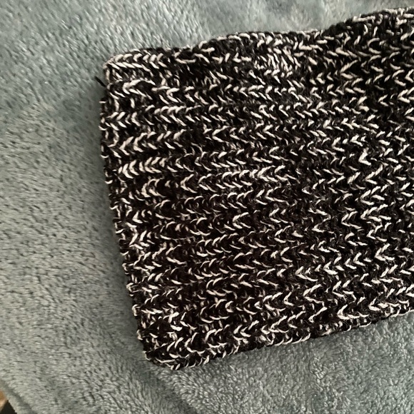 Black/white asymmetrical zip cardigan - Picture 2 of 7